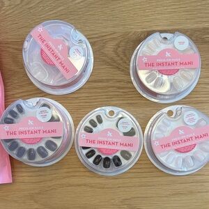 The Instant Mani Press-On Nails